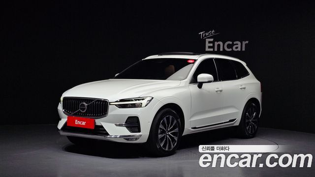 Volvo XC60 2-го поколения B5 Ultra Bright - фото 0