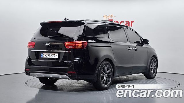 Kia Carnival Новый Gasoline 7-Seater Limousine President - фото 1