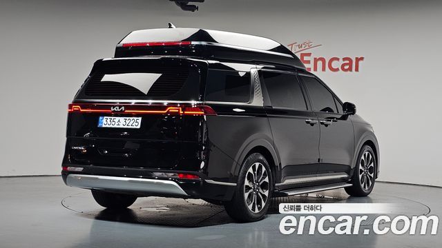 Kia Carnival 4-го поколения 9-Seater Hi-Limousine Signature - фото 0