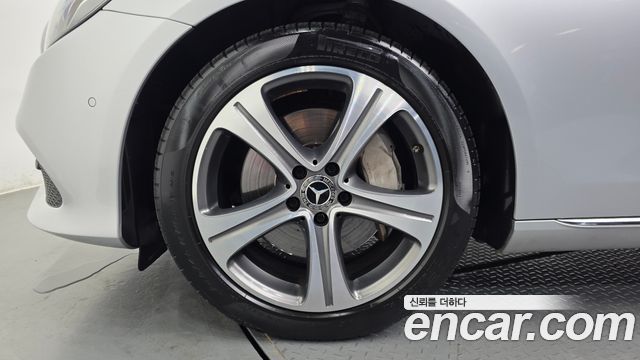 Mercedes-Benz E-Class W213 E300 4MATIC Avnatgarde - фото 4