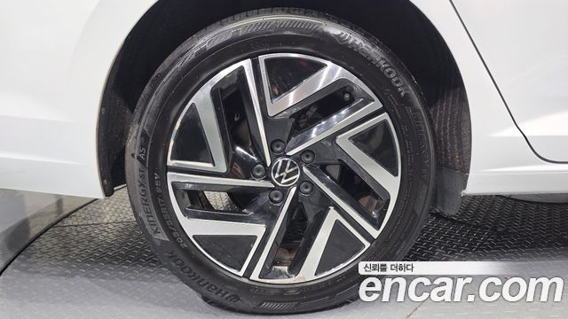 Volkswagen Jetta 7-го поколения 1.5 TSI Prestige - фото 4