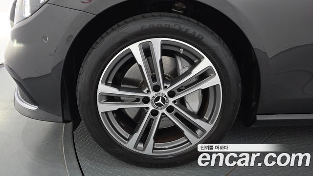 Mercedes-Benz E-Class W213 E350 4MATIC Avantgarde - фото 4