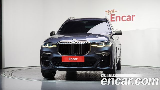 BMW X7 G07 M50i 6STR - фото 2