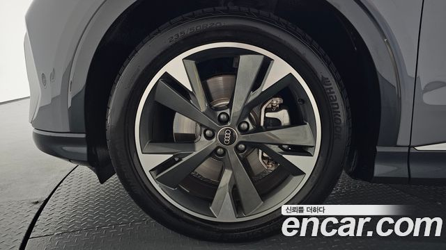 Audi Q4 e-tron F4 40 Premium - фото 4
