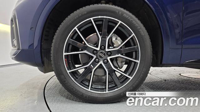 Audi Q5 FY 45 TFSI Quattro Premium - фото 4