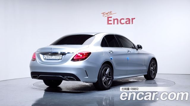 Mercedes-Benz C-Class W205 C200 AMG Line - фото 1