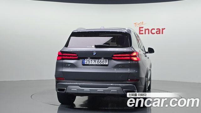 BMW X5 G05 xDrive 40i xLine - фото 3