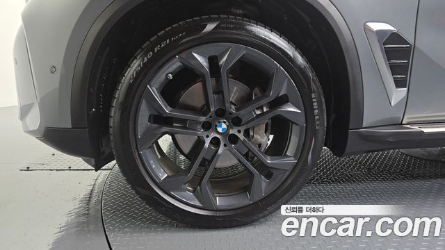 BMW X5 G05 xDrive 40i xLine - фото 4