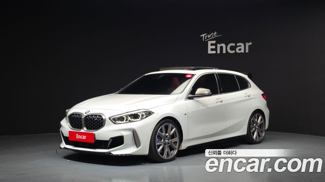 BMW 1-Series F40 M135i xDrive - фото 0