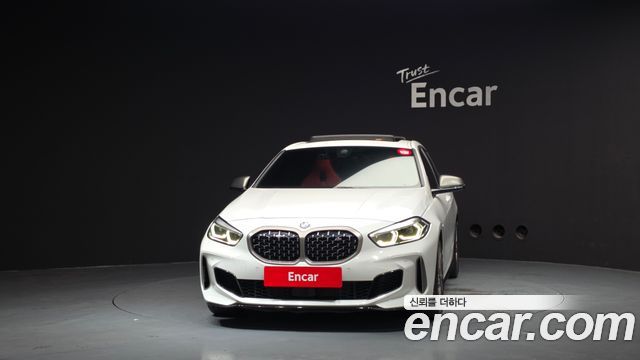 BMW 1-Series F40 M135i xDrive - фото 2