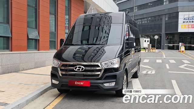 Hyundai Solati 16-seater Deluxe - фото 2