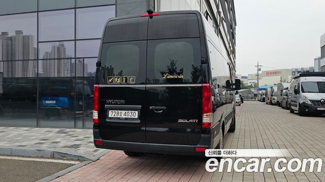 Hyundai Solati 16-seater Deluxe - фото 3