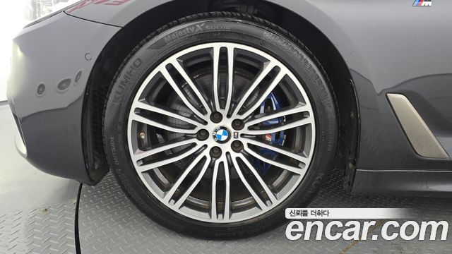 BMW 5-Series G30 530i M Sport Package Plus - фото 4