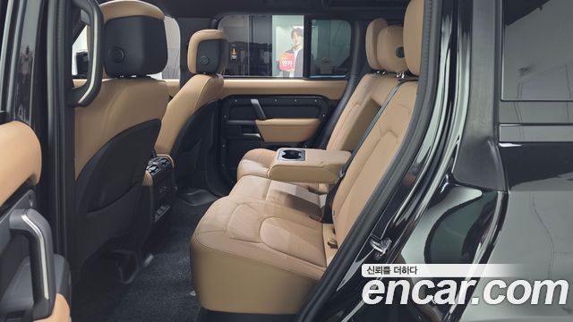 Land Rover Defender L663 110 P300 X-Dynamic SE - фото 3