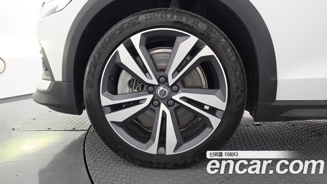 Volvo V60 2-го поколения B5 Pro AWD - фото 4