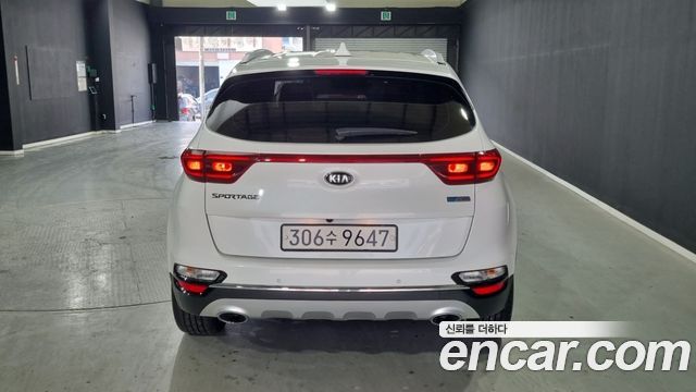 Kia Sportage Diesel 2.0 2WD Prestige - фото 3