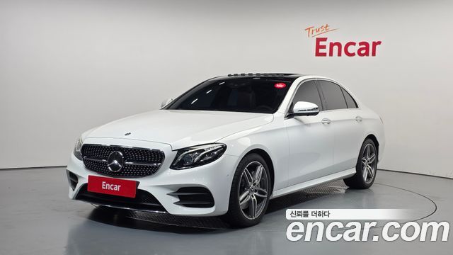 Mercedes-Benz E-Class W213 E300 AMG Line - фото 0
