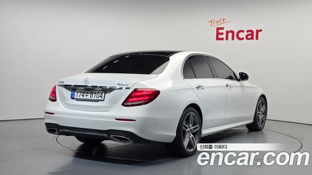 Mercedes-Benz E-Class W213 E300 AMG Line - фото 1