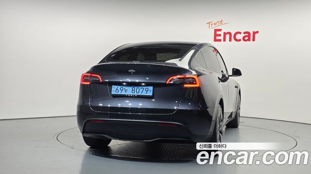 Tesla Model Y RWD - фото 3