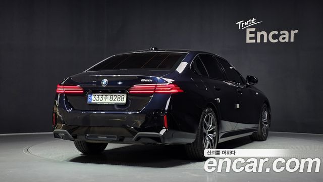 BMW 5-Series G60 520i M Sport - фото 1