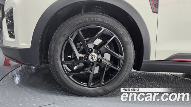 SsangYong Tivoli Gasoline 1.5 2WD R-PLUS White - фото 4