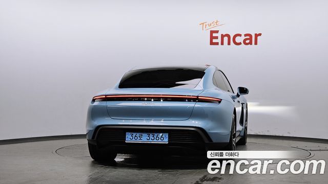 Porsche Taycan Base - фото 3