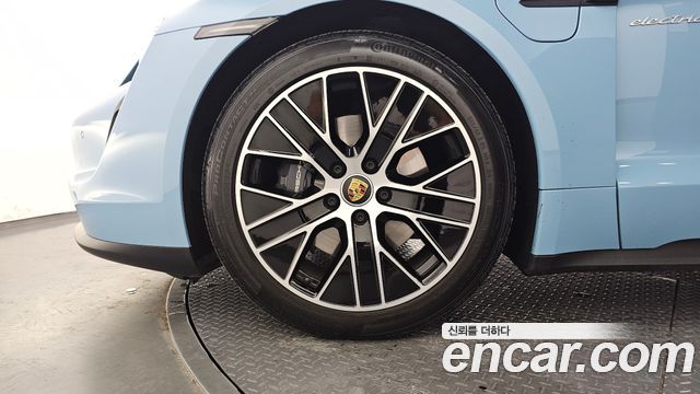 Porsche Taycan Base - фото 4