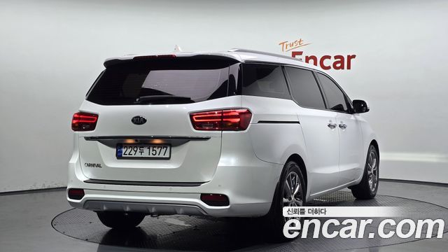 Kia Carnival Новый 9-Seater Prstige - фото 1