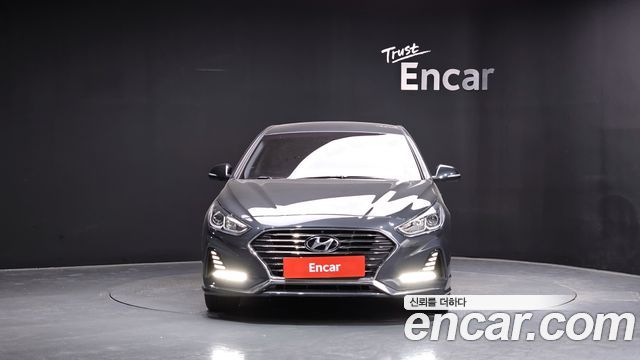 Hyundai Sonata 2.0 Smart Spicial - фото 2