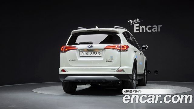 Toyota RAV4 2.5 4WD Hybrid 4th - фото 3