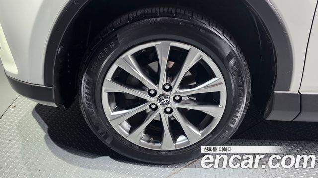 Toyota RAV4 2.5 4WD Hybrid 4th - фото 4