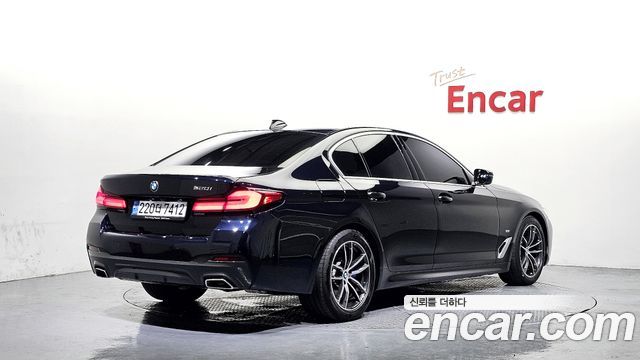 BMW 5-Series G30 520i M Sport - фото 1