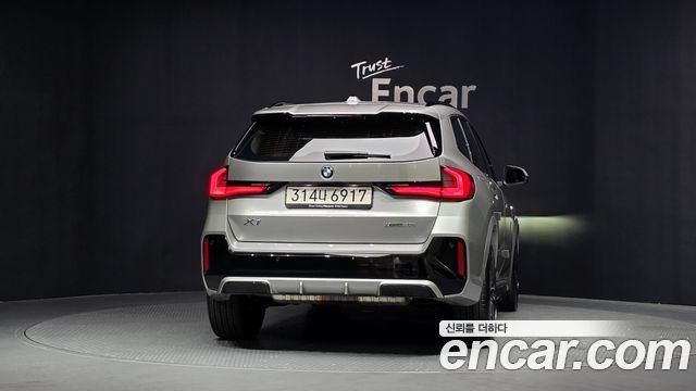 BMW X1 U11 xDrive 20i M Sport - фото 3