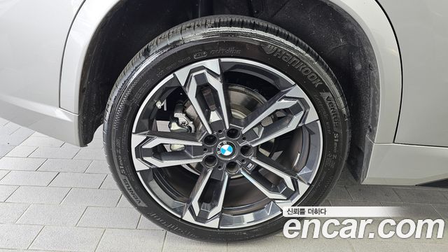 BMW X1 U11 xDrive 20i M Sport - фото 4