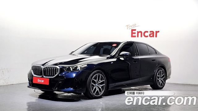 BMW 5-Series G60 520i M Sport - фото 0