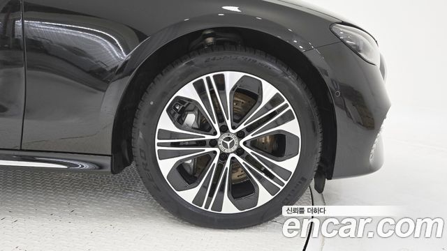 Mercedes-Benz E-Class W214 E350e 4MATIC - фото 4