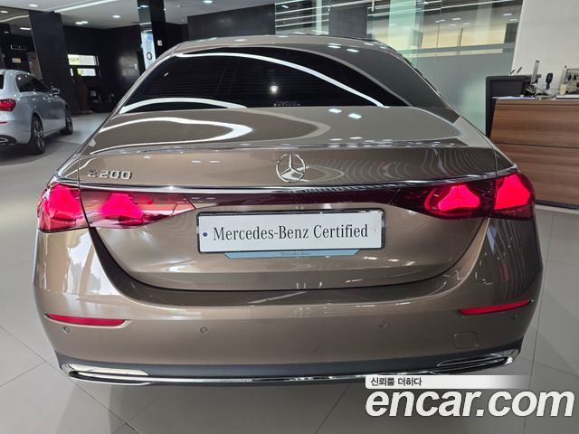 Mercedes-Benz E-Class W214 E200 Avantgarde - фото 3