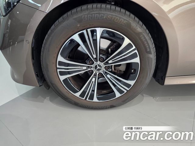 Mercedes-Benz E-Class W214 E200 Avantgarde - фото 4