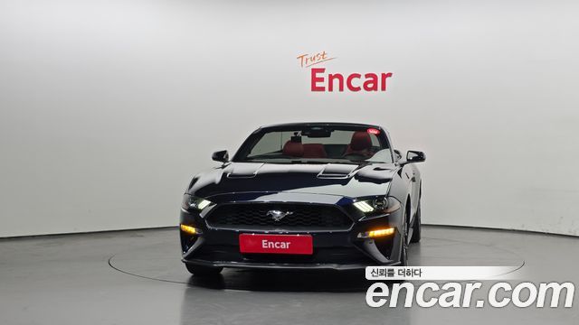 Ford Mustang Convertible - фото 2