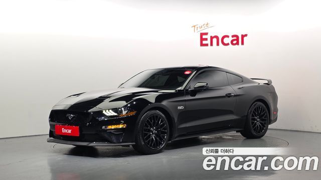 Ford Mustang GT Coupe - фото 0