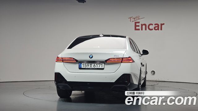 BMW 5-Series G60 520i M Sport - фото 3