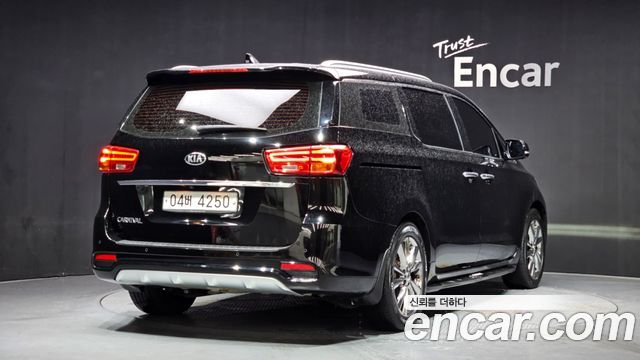 Kia Carnival Новый 9-Seater Noblesse Special - фото 1