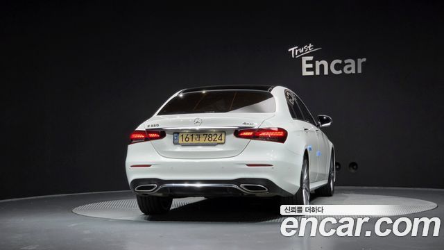 Mercedes-Benz E-Class W213 E350 4MATIC AMG Line - фото 3