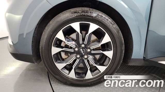 Kia Carnival 4-го поколения 7-Seater Signature - фото 4