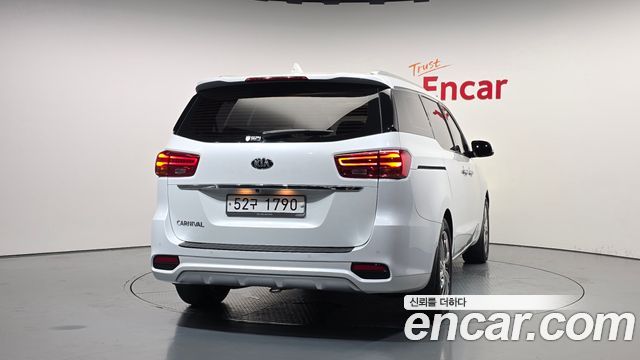 Kia Carnival Новый 9-Seater Prstige - фото 3