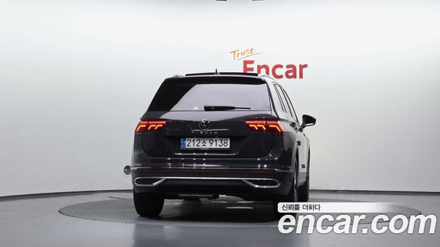 Volkswagen Tiguan 2-го поколения 2.0 TDI Prestige - фото 3