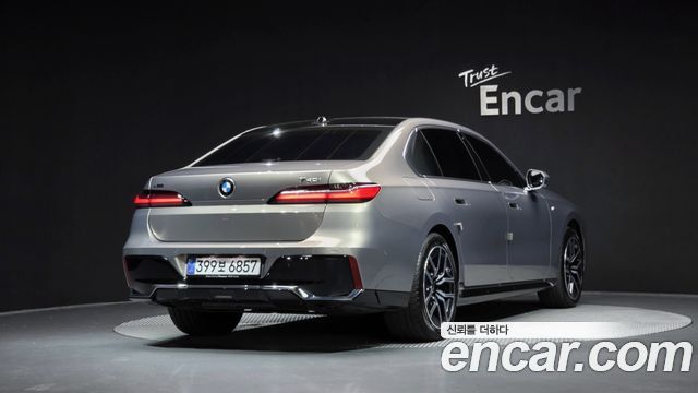 BMW 7-Series G70 740i xDrive M Sport Limited - фото 1