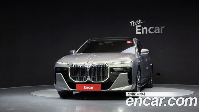 BMW 7-Series G70 740i xDrive M Sport Limited - фото 2