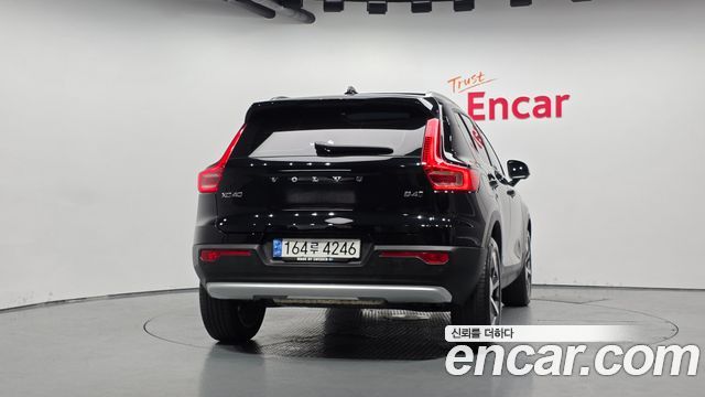 Volvo XC40 B4 Ultimate Bright - фото 3