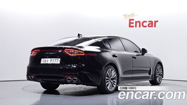 Kia Stinger 2.0 Turbo 2WD Platinum - фото 1